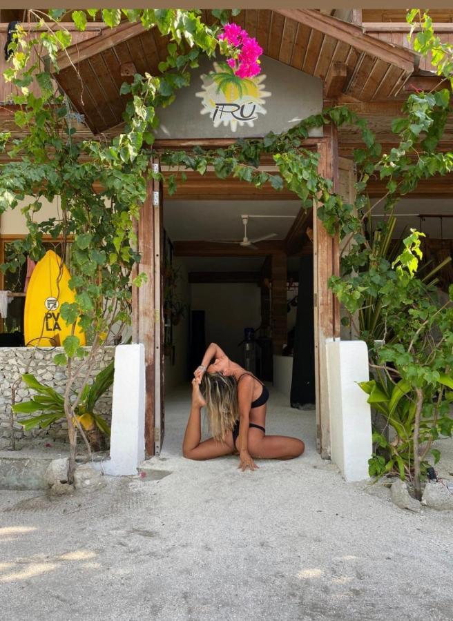 ホテル Iru Maldives スルスドゥー エクステリア 写真