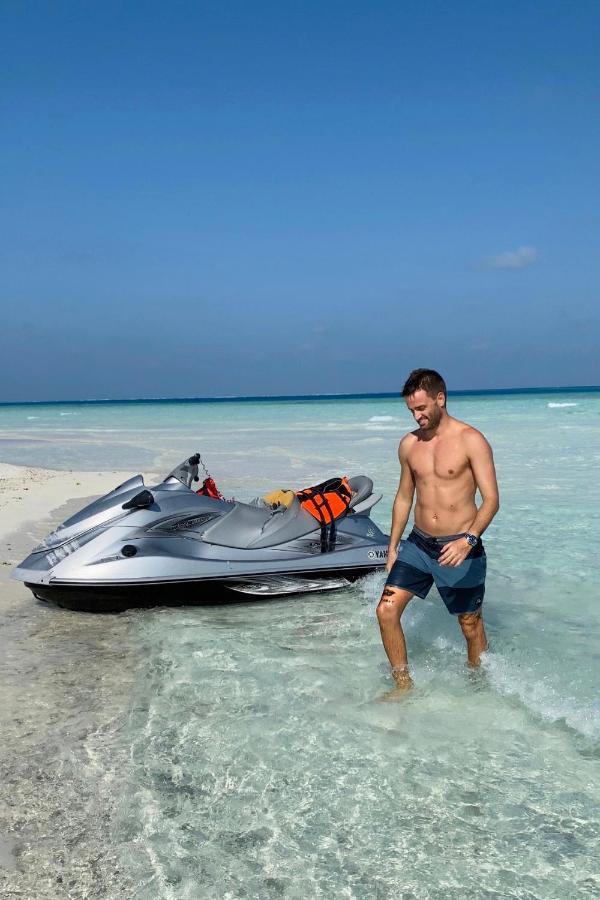 ホテル Iru Maldives スルスドゥー エクステリア 写真