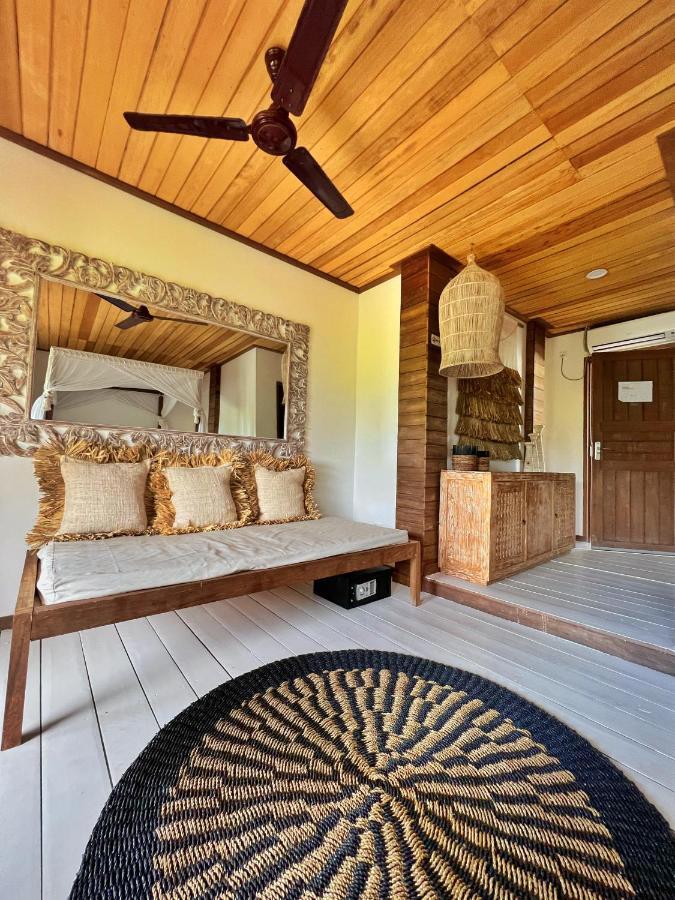 ホテル Iru Maldives スルスドゥー エクステリア 写真