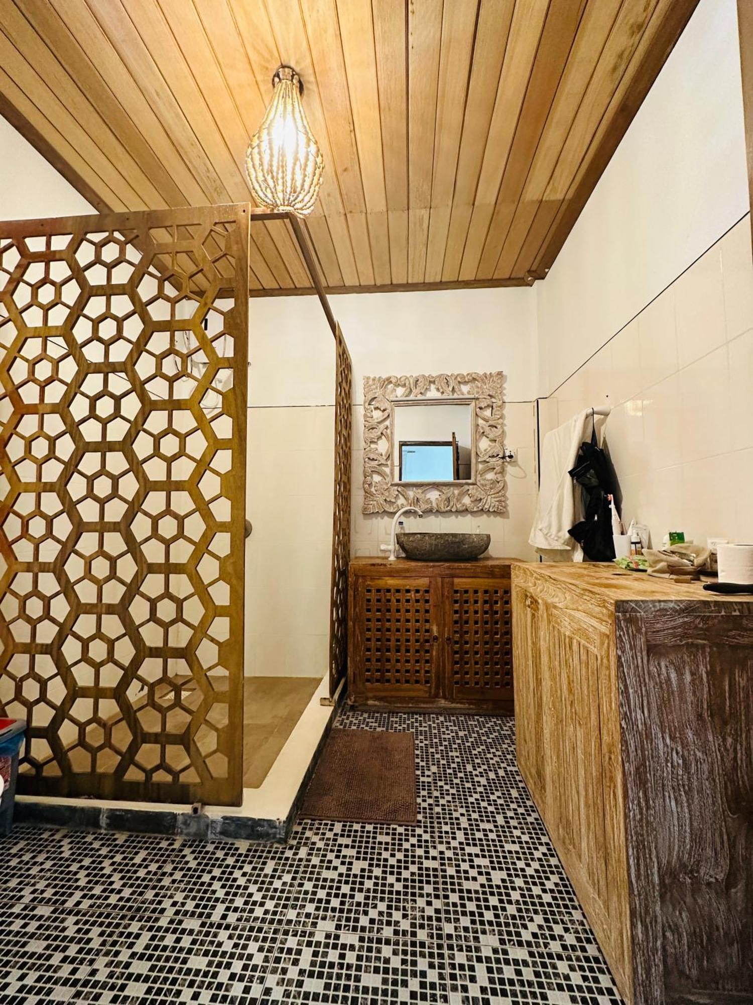 ホテル Iru Maldives スルスドゥー エクステリア 写真